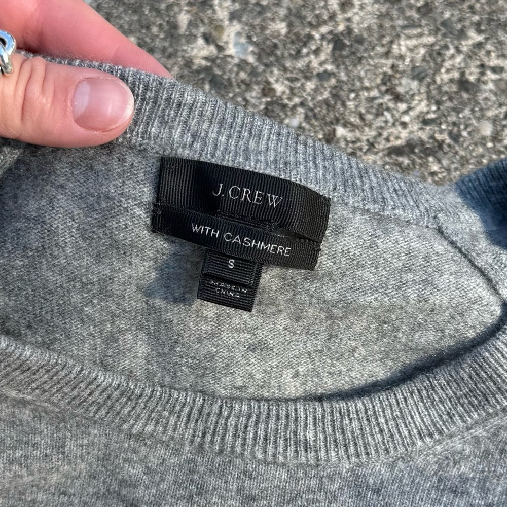 J.Crew Gray Cashmere Blend Sweater Floral Detail Crewneck Size S - Picture 2 of 9